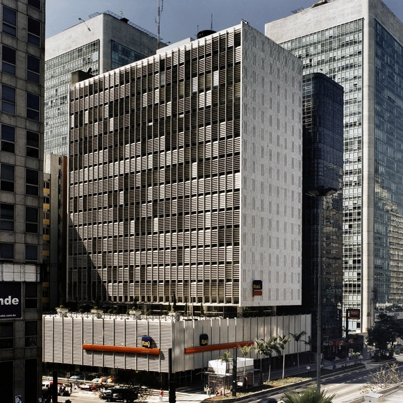 Clássicos da Arquitetura: Banco Sul-Americano / Rino Levi - Banco, Fachada, Urbano
