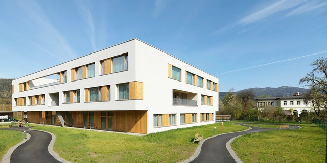 Casa de reposo y enfermería/ Dietger Wissounig Architekten - Centro Para La Tercera Edad