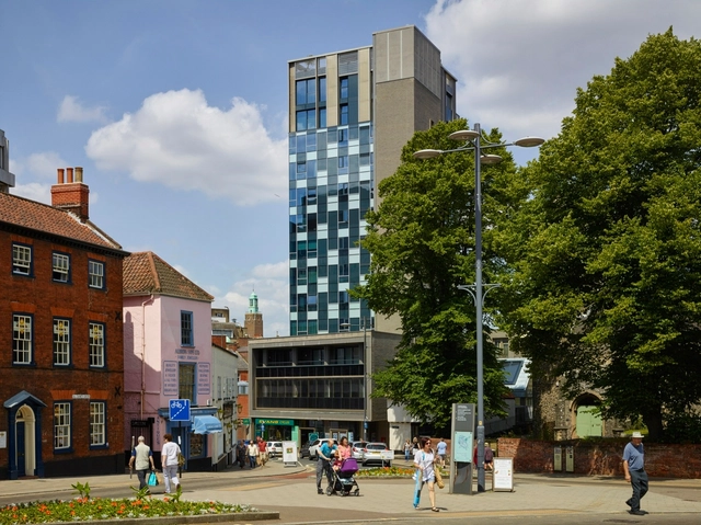 Torre Westlegate en Norwich / 5th Studio - Apartamentos