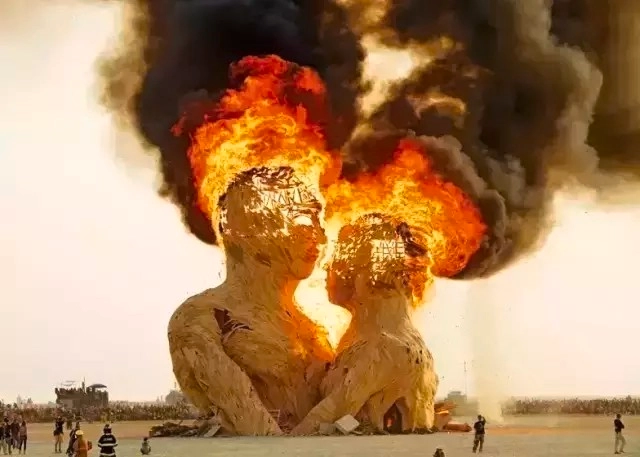 Burning Man狂欢节：欢迎来到现实版Mad Max和Instant City - 主图