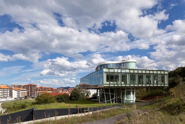 Oficinas Centrales de Pevasa / Diego Soroa - Interiores De Oficina, Fachada