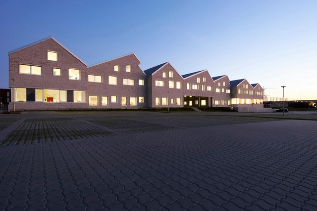 Escuela social y de atención a la salud en Aarhus / Cubo Arkitekter - Instituto