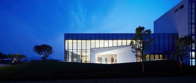 Centro de Ventas Heaven Realm Garden / C&C Design Co - Showroom
