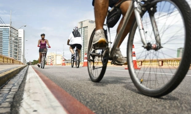 Servidores públicos de Pernambuco terão folga por irem de bicicleta ao trabalho - Imagem de Destaque