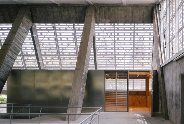 Reabilitação de Picadeiro Coberto / BETA.ø architecture office - Remodelação