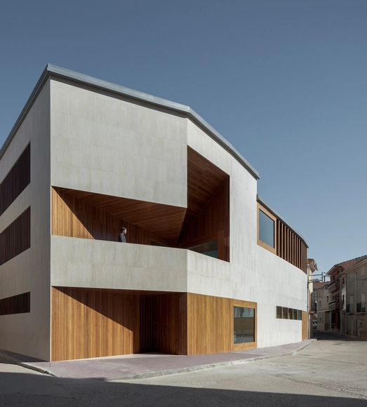 Prefeitura de Escatrón / Magén Arquitectos - Prefeitura