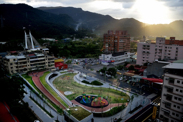 Parque de juegos infantiles Shenkeng /  LRH ARCHITECT& ASSOCIATES - Guardería