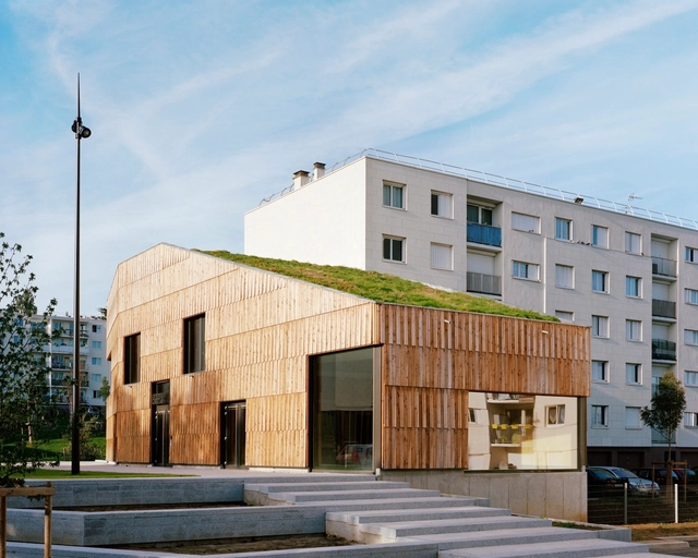 Centro Comunitario Christian Marin / Guillaume Ramillien Architecture - Centro Comunitario