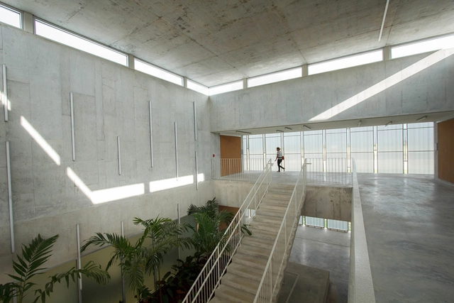 Instituto de Aeronáutica y Aeroespacial / Toro Arquitectos - Instituto