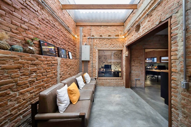 Osmose / Casa100 Arquitetura - Escritórios, Viga, Porta, Fachada