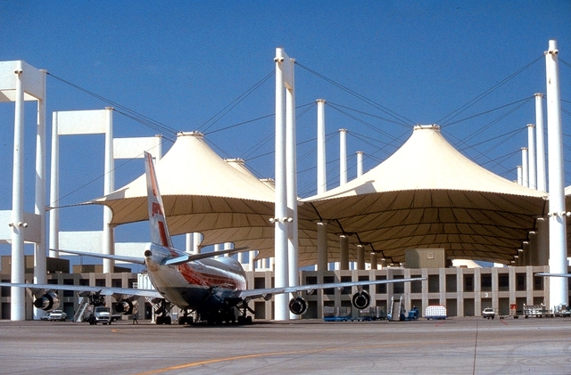 Clásicos de Arquitectura: Terminal Hajj, Aeropuerto King Abdulaziz / SOM - Aeropuerto