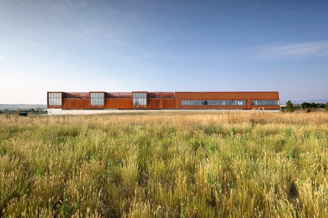 Pearl Izumi North American Headquarters  / ZGF Architects - Institutional Buildings, Facade
