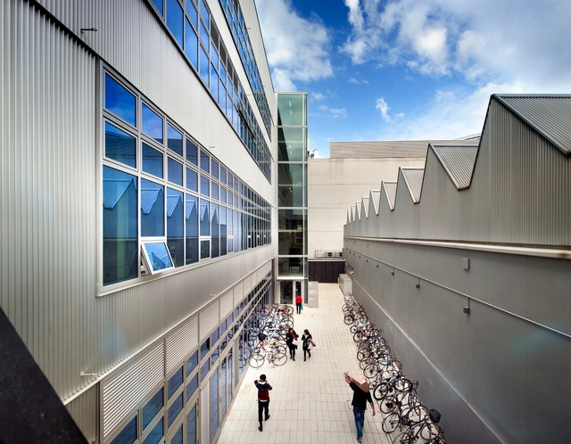 Edificio Woo Escuela de Bellas Artes / Haworth Tompkins - Universidad