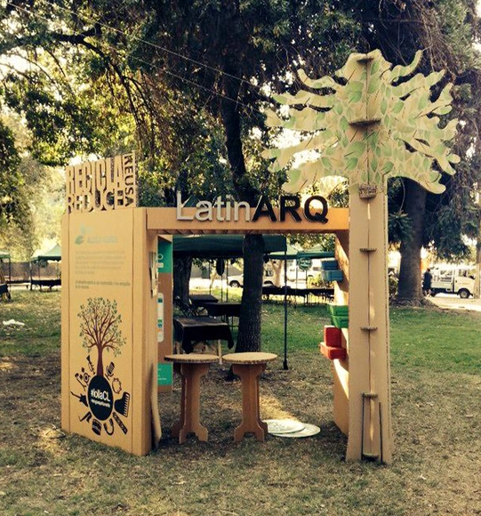 LatinARQ: arquitectura efímera en base a materiales de papel reciclado y fibra natural - Imagen Principal