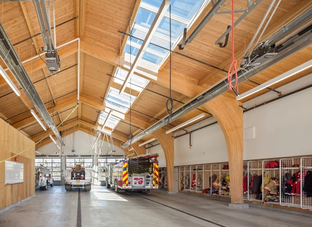 Estación de bomberos 76 / Hennebery Eddy Architects - Estación De Bomberos