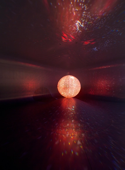 Instalación de Fernando Romero explora la relación del hombre con el Sol en Design Miami/ - Imagen Principal