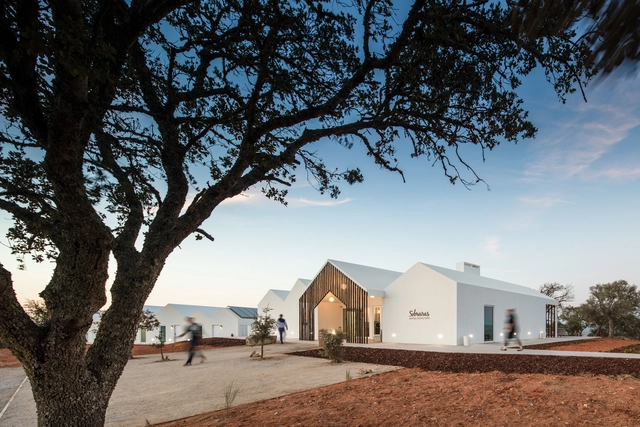 Sobreiras – Alentejo Country Hotel / FAT - Future Architecture Thinking - Hoteles