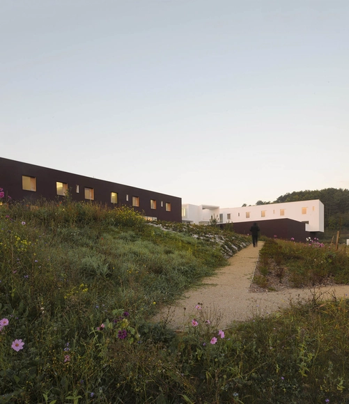 Clínica de repouso / Dominique Coulon & associés - Centro Geriátrico