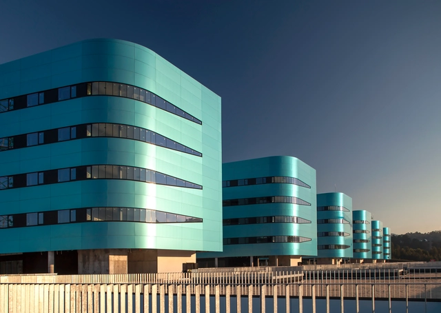 Nuevo Hospital Álvaro Cunqueiro / luis vidal + arquitectos - Hospital