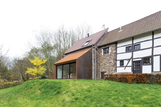 House Extension in Lustin / Puzzle's architecture - Extension, Garden, Facade, Door
