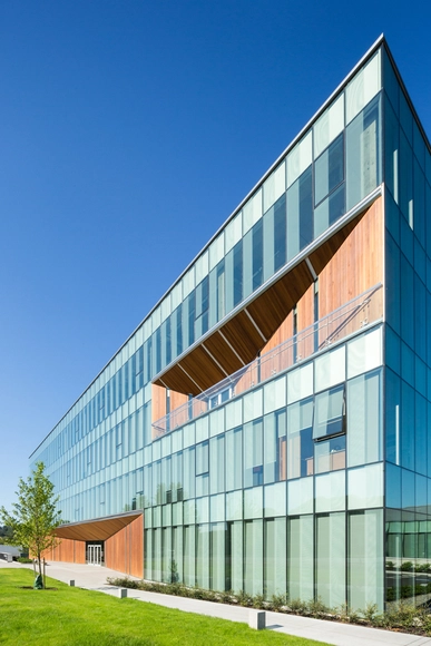 Surrey Operations Centre & Works Yard / Taylor Kurtz + RDHA - Institutional Buildings, Facade