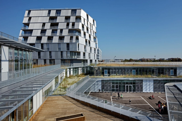 法国 学校综合设施和学生公寓 / Chartier-Dalix Architectes - 学校