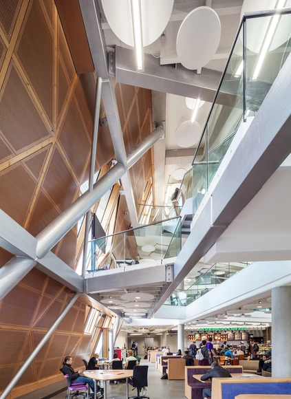 Universidad de Coventry, Facultad de Ingeniería y Computación / Arup Associates - Universidad