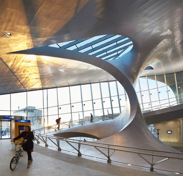 La Estación Central de Arnhem diseñada por UNStudio en el lente de Hufton+Crow - Imagen Principal