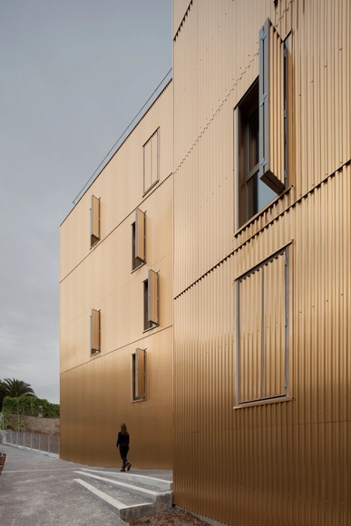 Social Housing in Nice / Comte & Vollenweider - Housing, Facade