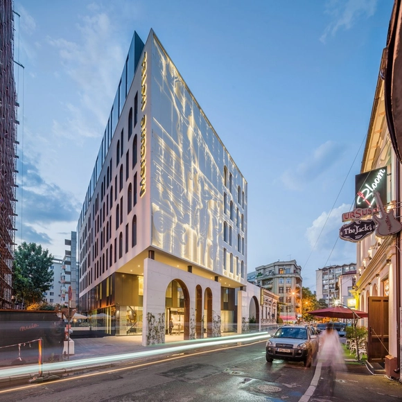 Hotel Mercure in Bucharest / Arhi Group - Hotels, Facade