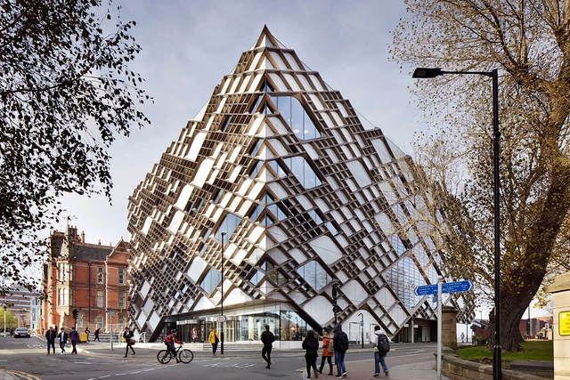 O Diamante / Twelve Architects - Universidade