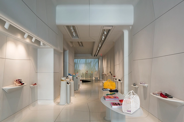 Galeria Melissa / Pascali Semerdjian Arquitetos + Edson Matsuo - Loja, Iluminação, Mesa, Cadeira