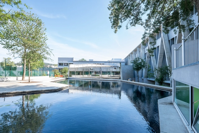 Escuela Secundaria de Barcelos / Cerejeira Fontes Arquitectos - Escuela Secundaria