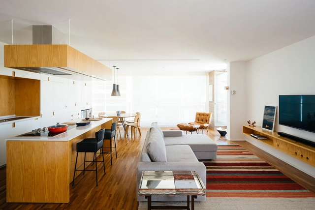 Apartamento LN / Estúdio Gibraltar - Edifício De Apartamentos, Cozinha, Bancada, Mesa, Cadeira