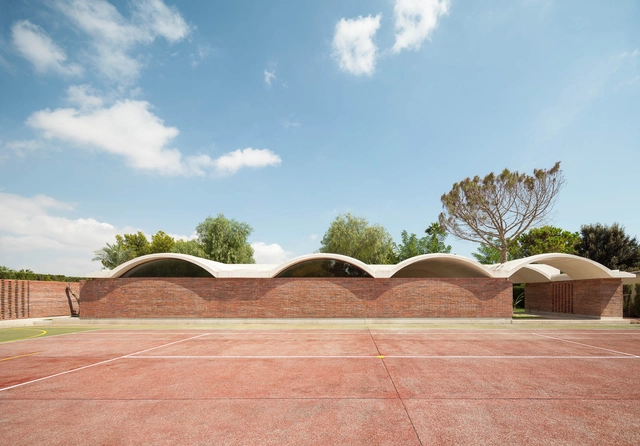IV House / MESURA - Houses, Facade, Arch
