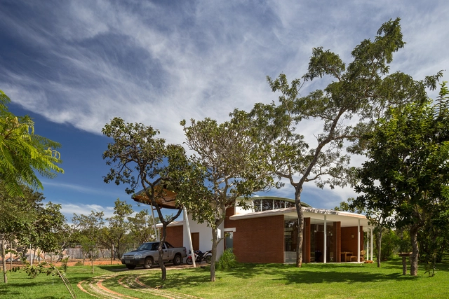 Residencia M & M / Open Space - Casas