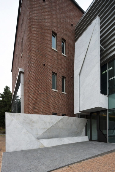 Museo de Arte Kim Jong-Bok / Chun Architects - Remodelaciones