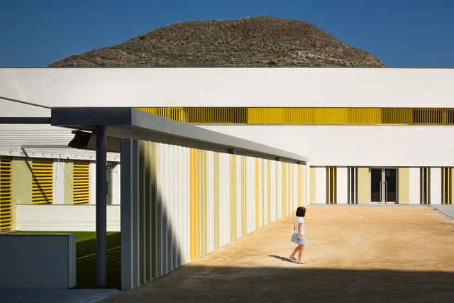 Nuevo Colegio Simón Fuentes / Suárez Corchete + García Bueno Arquitectos - Escuelas, Fachada