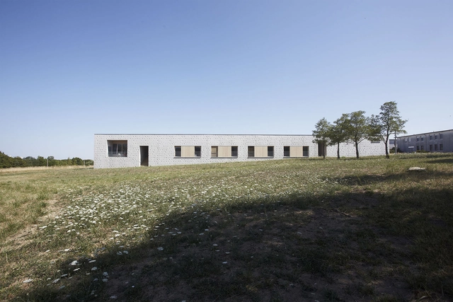 Residencia para el cuidado de la Epilepsia / atelier Martel - Centro De Salud