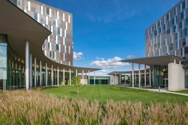Cerner Continuous Campus / Multistudio - Edificios Institucionales
