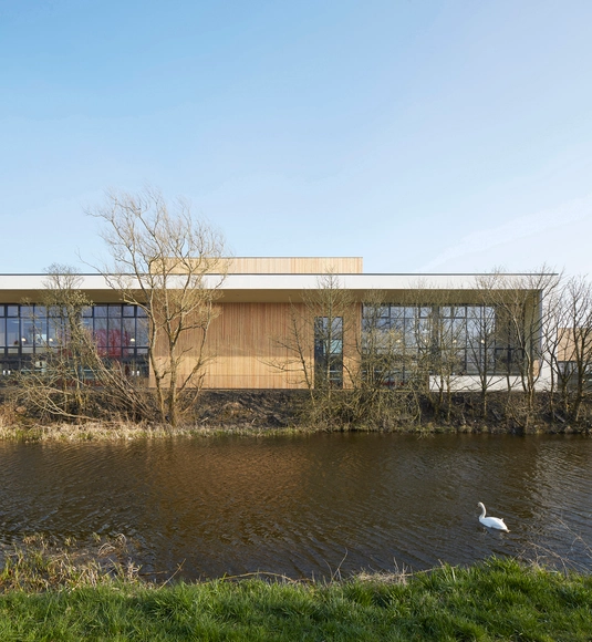 Escola Primária Lairdsland / Walters & Cohen - Escola Primária