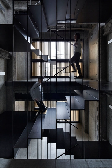 垂直的邂逅 / Florian Busch Architects - 公寓