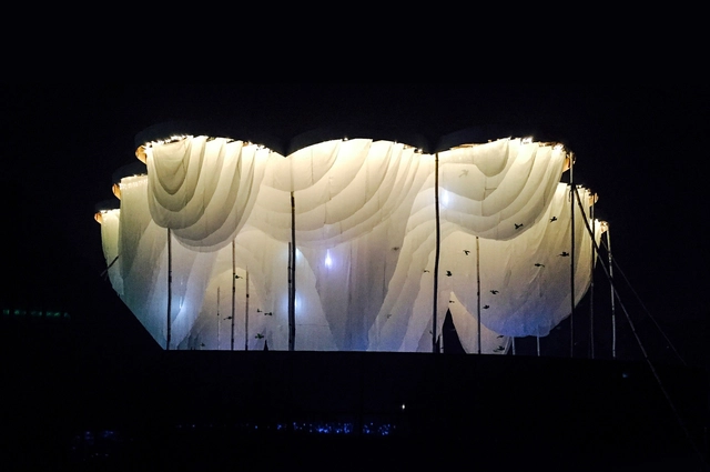 Abin Design Studio constrói pavilhão de dosséis para o Festival da Cultura Indiana - Imagem de Destaque