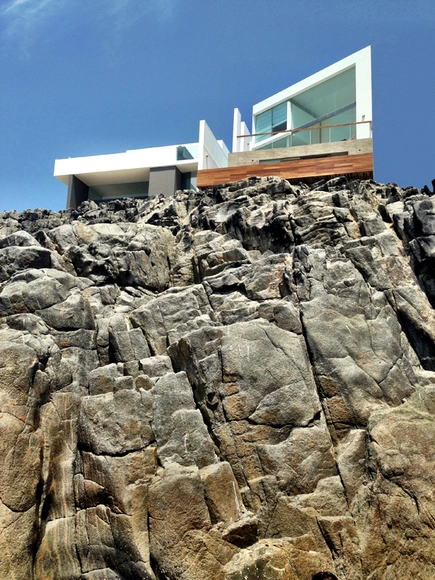 Casa Puntacorrientes / Klingenberger Consiglieri Arquitectos - Casas