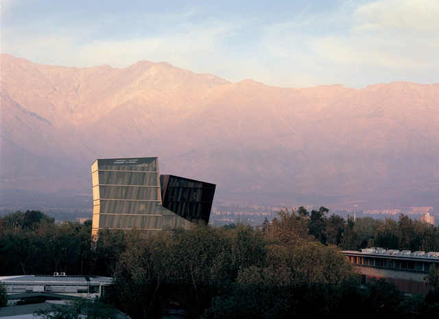 Lo (No) Elemental: sobre la arquitectura de Alejandro Aravena - Imagen Principal