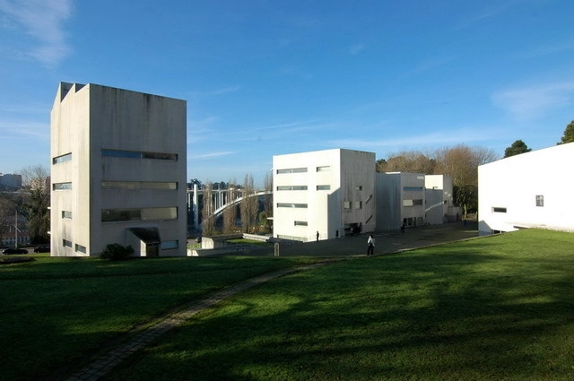 FAUP é eleita uma das 50 melhores faculdades de arquitetura da Europa - Imagem de Destaque