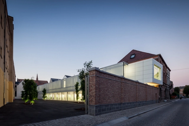 Centro de Diseño Mons Bélgica / Matador Architects - Ampliación