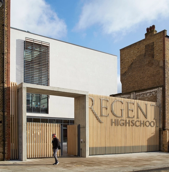 Secundaria Regent / Walters & Cohen - Escuela Secundaria