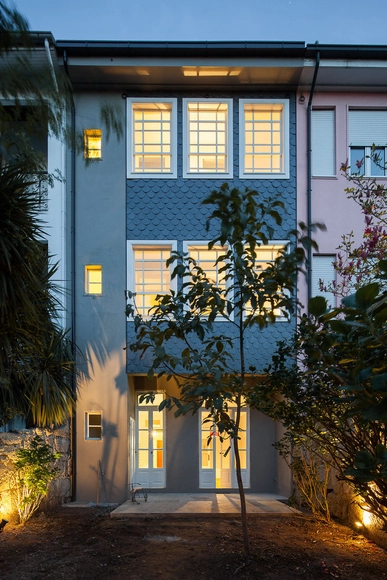 Casa da Boavista / Atelier in.vitro - Renovação, Fachada, Porta