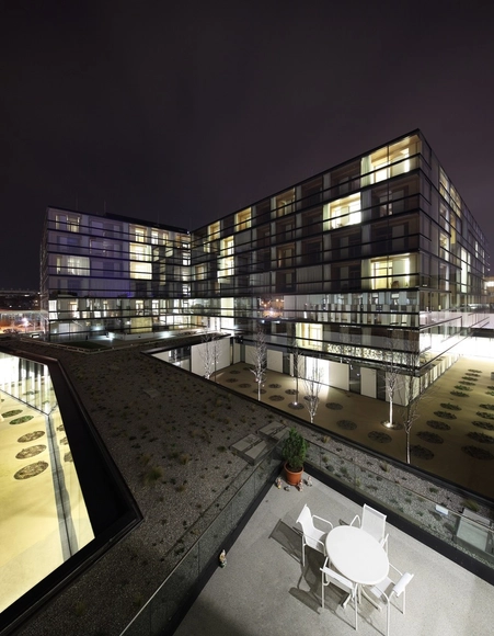 Centro Geriátrico Donaustadt Vienna / Delugan Meissl Associated Architects - Centro De Salud